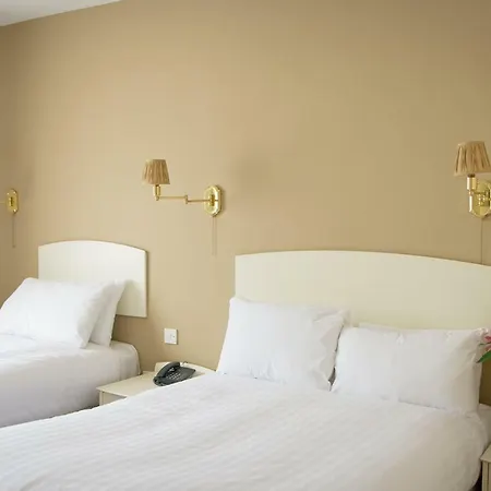 Bay Hotel